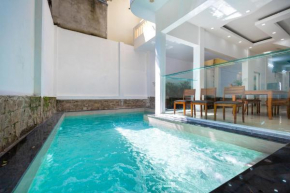 Palm Villa 4 - 5 bedrooms, billiard, pool in VungTau